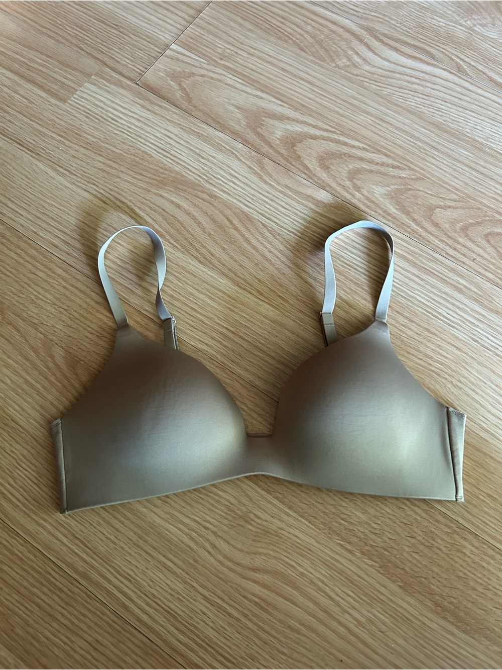 Uniqlo Neutral 3D Hold Wireless Bra 30/32 AA A